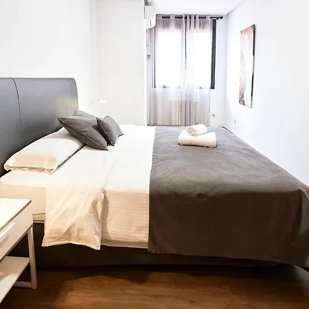 Alojamiento Santa Rosa Madrid Exterior photo