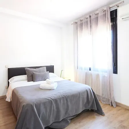 Alojamiento Santa Rosa Madrid Exterior photo