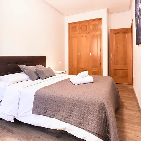 Alojamiento Santa Rosa Madrid Exterior photo